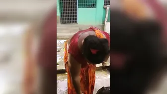 Bengali Village Aunty Soaping Her Thick Body In Outdoor Bath