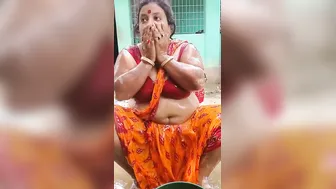 Bengali Village Aunty Soaping Her Thick Body In Outdoor Bath