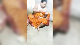 Bengali Village Aunty Caught Bathing Naked Showing Thick Body