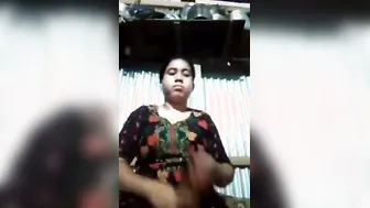 Village Milf Fingering Her Wet Pussy In The Kitchen Alone