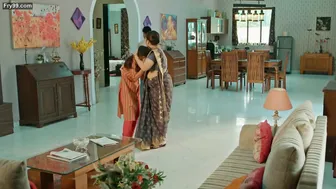 Chubby Wifey Teasing In Saree Showing Her Sexy Belly