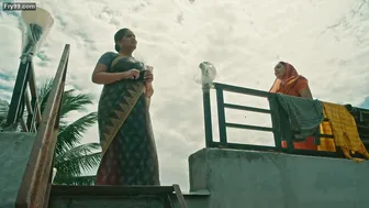 Chubby Wifey Teasing In Saree Showing Her Sexy Belly