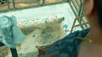 Chubby Wifey Teasing In Saree Showing Her Sexy Belly