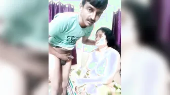 Bengali Aunty Sucking Cock Live On Webcam For Her Viewers