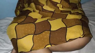 Tamil Aunty Flashing Her Massive Natural Tits For Camera