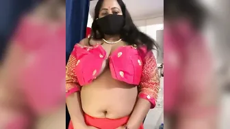 Busty Indian Aunty Showing Off Her Big Natural Boobs Live