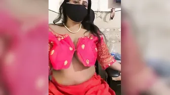 Busty Indian Aunty Showing Off Her Big Natural Boobs Live
