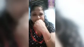 Naughty Busty Babe Flashing Her Beautiful Boobs On Camera