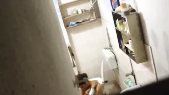 Spying On Desi Aunt Bathing Rubbing Pussy Under The Shower