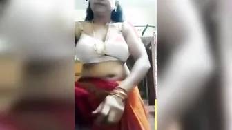 Village Aunty Exposing Massive Boobs On Webcam For Viewers