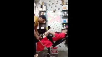 Aunty Getting Her Pussy Licked At The Beauty Parlour