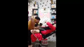 Aunty Getting Her Pussy Licked At The Beauty Parlour