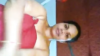 Mallu Married Woman Oiling Up Her Thick Body Before Action