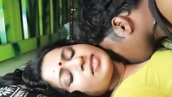 Married Woman Spreading Her Legs Wide Open For Stranger Cock