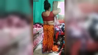 Sexy Bengali Village Aunty Bathing Caught On Hidden Camera