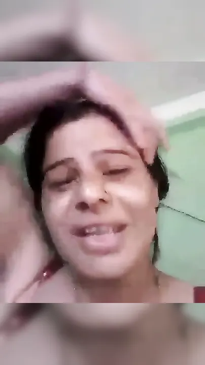 Horny Nepali Aunty Spreading Her Wet Pussy Wide For Me
