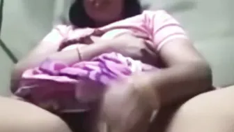 Horny Mature Woman Fingering Wet Pussy Moaning Loud And Nasty