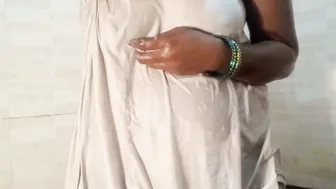 Married Woman Bathing And Soaping Up Her Curves On Camera