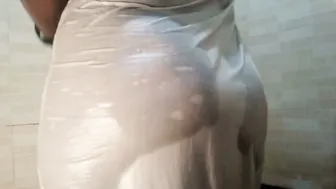 Married Woman Bathing And Soaping Up Her Curves On Camera