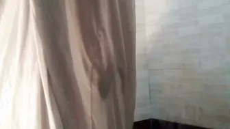 Married Woman Bathing And Soaping Up Her Curves On Camera