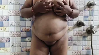 Fat Aunty Spreading Her Big Pussy Lips Getting Drilled