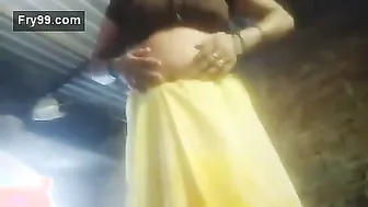 Village Aunty Stripping Her Saree Showing Naked Body