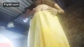 Village Aunty Stripping Her Saree Showing Naked Body