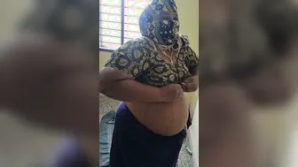 Watching Aunty Getting Dressed Catching Her Fully Naked