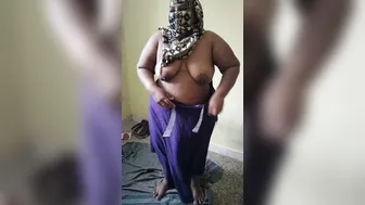 Watching Aunty Getting Dressed Catching Her Fully Naked