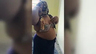 Watching Aunty Getting Dressed Catching Her Fully Naked