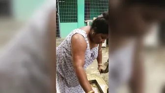 Bengali Village Aunty Bathing Naked Showing Everything Off