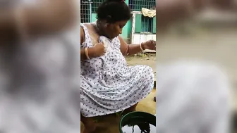 Bengali Village Aunty Bathing Naked Showing Everything Off
