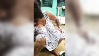 Bengali Village Aunty Bathing Naked Showing Everything Off