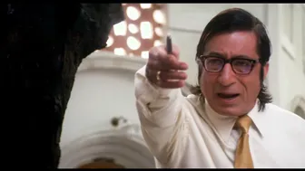 Busty Desi Aunty Flashing Her Massive Tits On Camera Hot