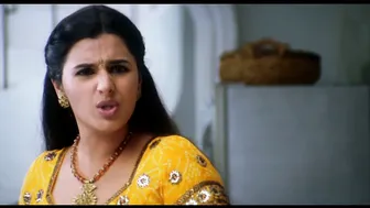 Busty Desi Aunty Flashing Her Massive Tits On Camera Hot
