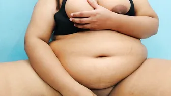 Desi Married Woman Flaunting Her Big Natural Tits