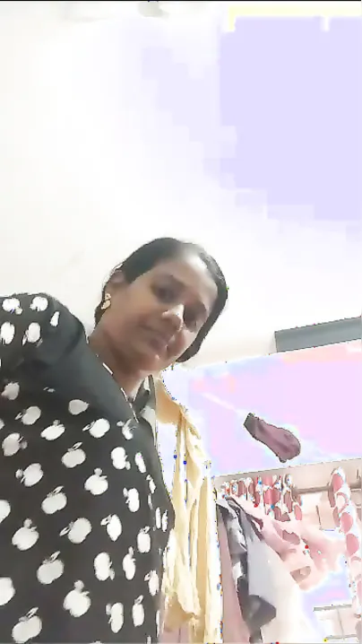Horny Mallu Aunty Spreading Pussy Lips And Fingering Wet
