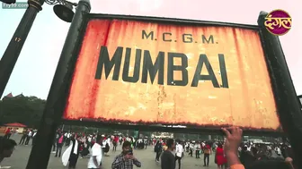 Indian Married Woman Flashing Her Sexy Navel In Public View