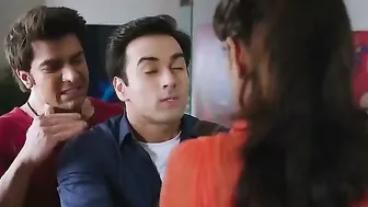 Employee Squeezing His Hot Boss Tits Accidentally On Purpose