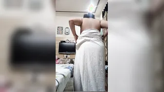 Married Aunty Bending Over Showing Off Her Huge Round Ass