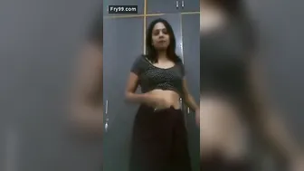 Punjabi Aunty Slowly Removing Her Saree Showing Everything Off