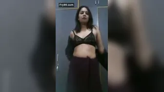 Punjabi Aunty Slowly Removing Her Saree Showing Everything Off