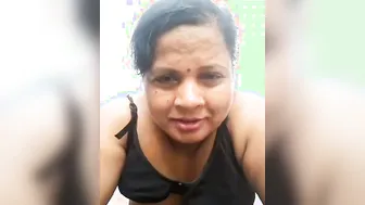 Shy Aunty Nervous On Cam Revealing Her Face While Naked