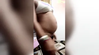 Pregnant Desi Aunty Squeezing Her Nipples Spraying Milk Out