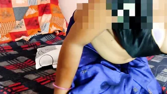 Listening To Hot Desi Aunty Sex Story In Dirty Hindi Audio