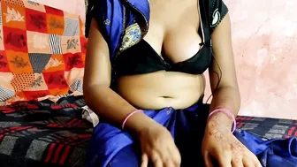 Listening To Hot Desi Aunty Sex Story In Dirty Hindi Audio