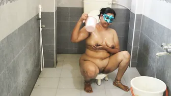 Mature Big Tit Aunty Soaping Herself Up In The Hot Shower