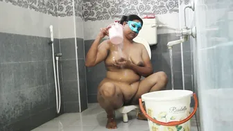 Mature Big Tit Aunty Soaping Herself Up In The Hot Shower