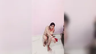 Married Aunty Stripping Naked And Showing Her Curves For Me