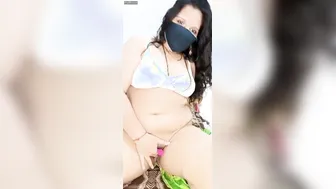 Desi Aunty Fingering Her Pussy On Webcam For Viewers